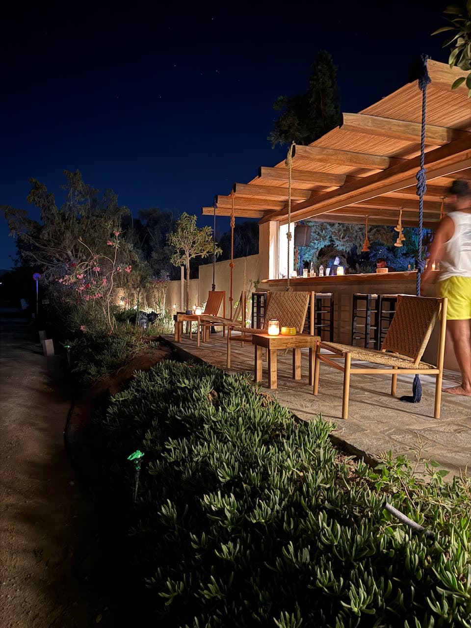 Night atmosphere at Aura